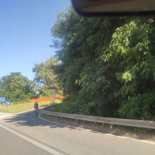 Ciclista in super: fermato e sanzionato dai Carabinieri - Foto repertorio