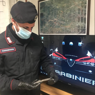 In auto con il coltello: nei guai un georgiano residente nel Biellese