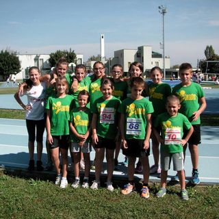 Un gruppo di giovani atleti dello Splendor Cossato