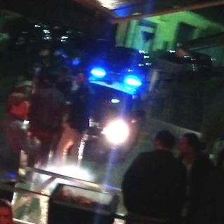 Nelle immagini l'intervento dei carabinieri in costa di Riva a Biella