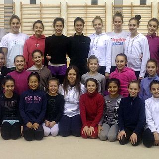 Il gruppo di atlete di Eurogymnica insieme a Silviya Miteva