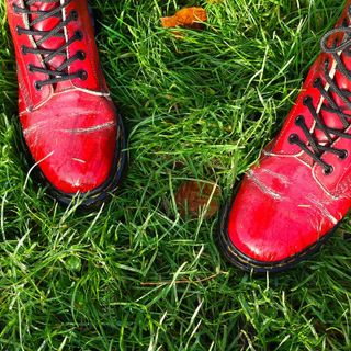 Il Valzer delle Solitudini: un mese teatrale “accanto alle donne”.