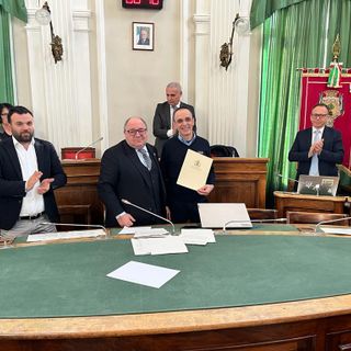 Ha evitato il peggio nell'incendio di una palazzina, l'omaggio a Cosimo Cristallo della città di Biella, foto comune di Biella pagina fb