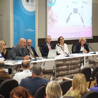 Un cardiotocografo STAN, in dono all'ospedale di Biella dal Rotary Club Biella