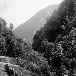 Foto d'archivio, Piedicavallo e il valico alpino: ponte fra biellese e Valle d'Aosta.