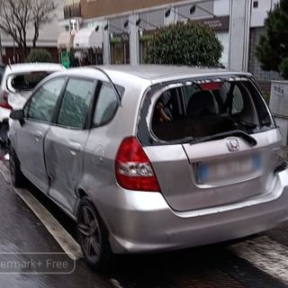 Scontro tra due auto in via Trieste a Biella, sul posto la Polizia, FOTO di Dimitri Ozino