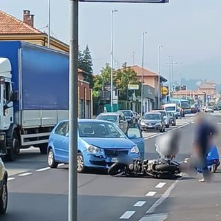 Vigliano: incidente lungo via Milano, coinvolte un'auto e una moto