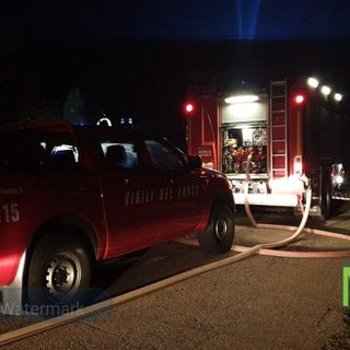 Casa del bosco: Brucia immondizia, il fuoco scappa e devono intervenire i Vigili del Fuoco - Foto Benedetti per newsbiella.it