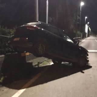 Cavaglià: Perde il controllo dell'auto e sbatte contro i new jersey in cemento Cavaglià: Perde il controllo dell'auto e sbatte contro i new jersey in cemento