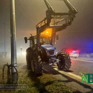 Collisione tra un trattore e un'auto, necessario il soccorso del 118 - Foto Finatti per newsbiella.it Collisione tra un trattore e un'auto, necessario il soccorso del 118 - Foto Finatti per newsbiella.it