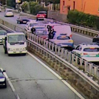 Fuga rocambolesca in città a bordo di una Fiat 600. Polizia Locale arresta un 24enne biellese, foto di Mattia Baù per newsbiella.it