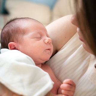 A Biella, l’assegno di maternità comunale a 10 mamme