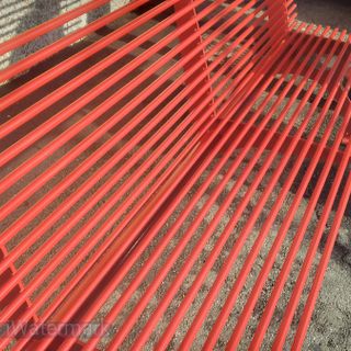 Al fianco delle donne contro la violenza: Conad Nord Ovest e i soci inaugurano una panchina rossa a Occhieppo Inferiore, FOTO