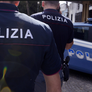 Truffe a Vercelli, sette persone indagate: sostituzione di persona e falso in certificazioni pubbliche.