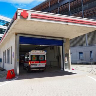 Trattore urta uno scooter, 68enne di Biella in ospedale