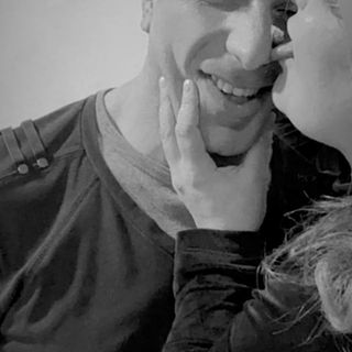 San Valentino: &quot;Non ti chiedo tanto, ma se resti mi fai felice&quot;