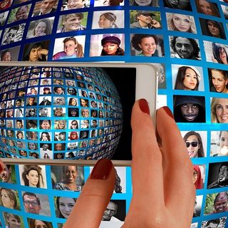 Biella: Conferenza sui giovani e il mondo digitale