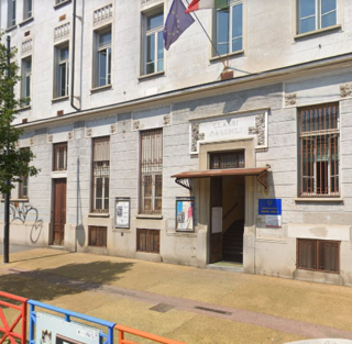 Spari in una scuola di Torino, attimi di paura alla Gabelli di via Santhià