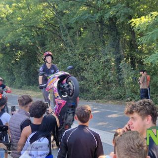 Una giornata in ricordo di Stefano Sughi tra acrobazie di moto bici e quad a Cerrione