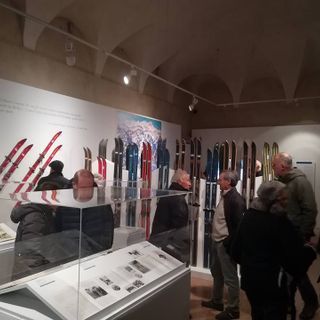 Biella: Oltre 300 visitatori per il primo weekend della mostra “Neve. Sport invernali a Oropa 1920-1960”