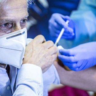Vaccini in Piemonte, altre 9782 dosi somministrate. Oltre 6mila a ultraottantenni
