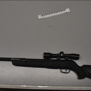 Dal nord ovest. Picchiata violentemente e minacciata con un fucile puntato alla testa