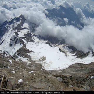 Vista dal rifugio Capanna Margherita, il più alto d'Europa a 4.554 metri di altitudine