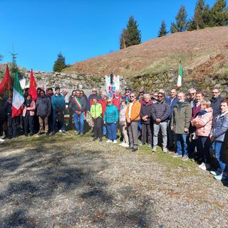 25 Aprile, a Valdilana due momenti con scuole e associazioni: pergamene ad honorem agli ex sindaci (foto dalla pagina Facebook di Comune di Valdilana)