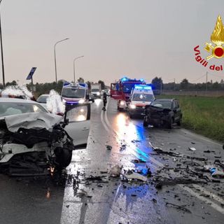 Dal Nord/Ovest, Vercelli, incidente stradale, due auto coinvolte