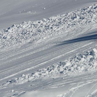Spessori significativi di neve al suolo, Arpa Piemonte informa: “Pericolo valanghe fino a 3-marcato”(foto di repertorio)
