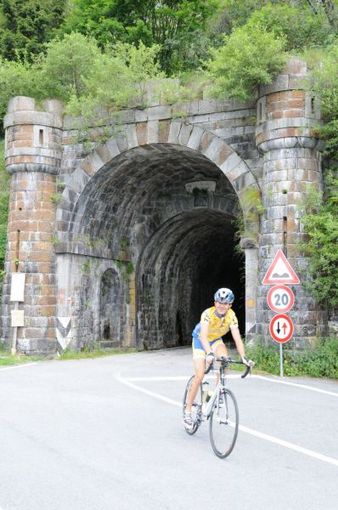 Bikers e stradisti per una volta uniti sulle strade biellesi Bikers e stradisti per una volta uniti sulle strade biellesi