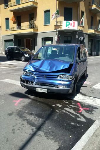 Ancora un incidente tra via Piave e via Trieste Ancora un incidente tra via Piave e via Trieste