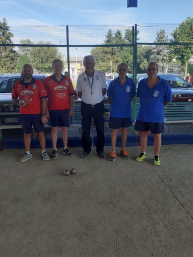 In maglia rossa Sandro Orlandi e Roberto Orlandi - Foto Federbocce