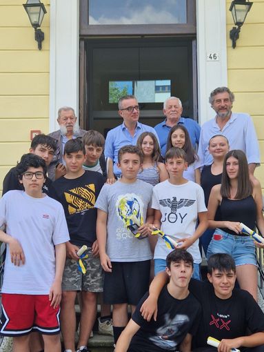 Brusnengo, consegnate le borse di studio della Zia d'America - Foto pagina FB Insieme per Brusnengo