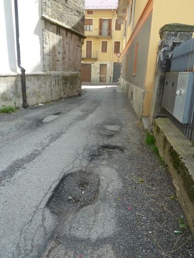 Buche in strada il comune deve pagare