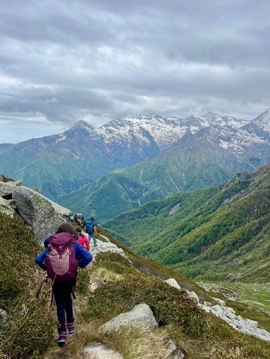 Da Rassa a Oropa, gli alunni di Alagna in cammino sulle antiche vie tra Valsesia e Biellese Da Rassa a Oropa, gli alunni di Alagna in cammino sulle antiche vie tra Valsesia e Biellese