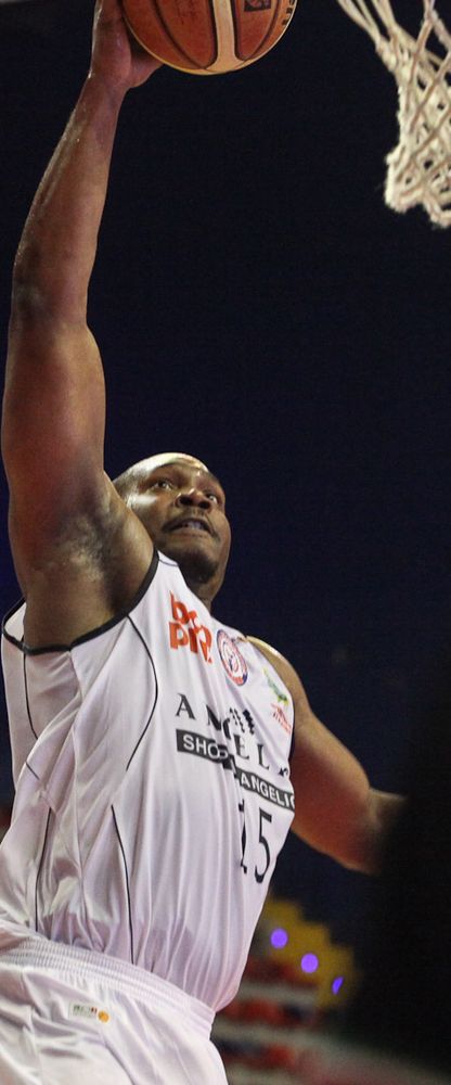 Basket - Nell'Angelico del derby non si salva nessuno Basket - Nell'Angelico del derby non si salva nessuno