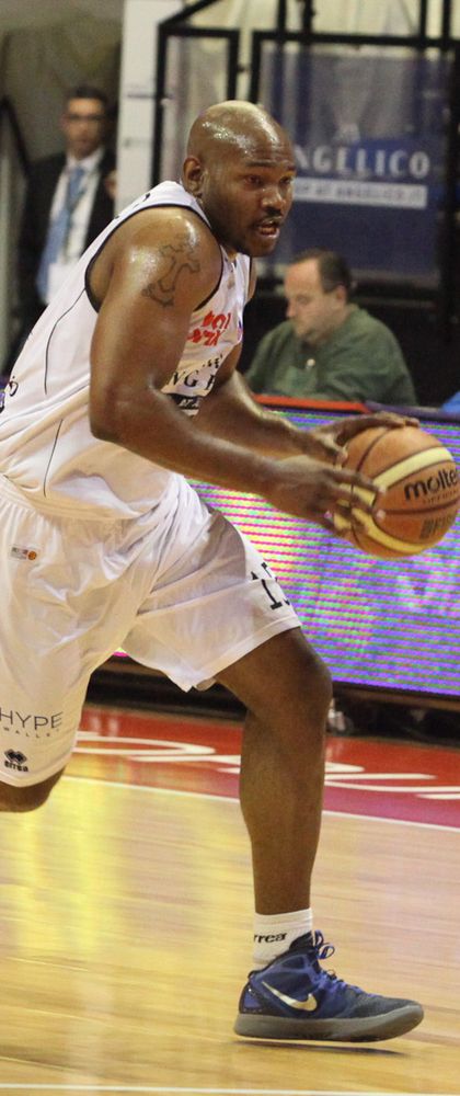 Basket - Raymond è la roccia a cui l'Angelico può sempre aggrapparsi Basket - Raymond è la roccia a cui l'Angelico può sempre aggrapparsi