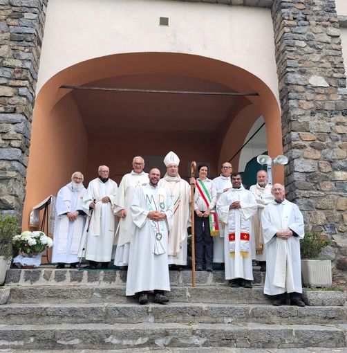 Valdilana in festa per il patrono San Bernardo, presente anche il vescovo Farinella (foto dalla pagina Facebook di comune di Valdilana)