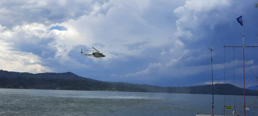 Persone in difficoltà nel Lago di Viverone in tempesta