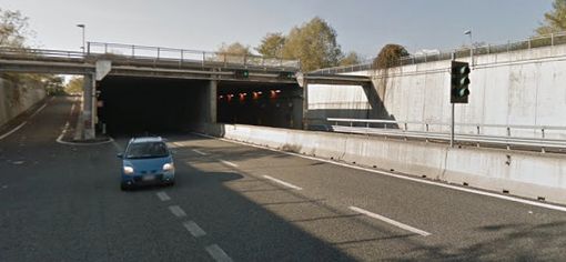 Biella: Ghiaccio nella galleria di corso San Maurizio, Vigili del Fuoco in azione