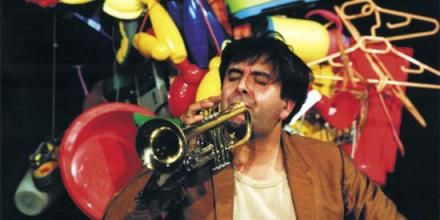 Un Peter Pan sospeso tra desideri e paure Un Peter Pan sospeso tra desideri e paure