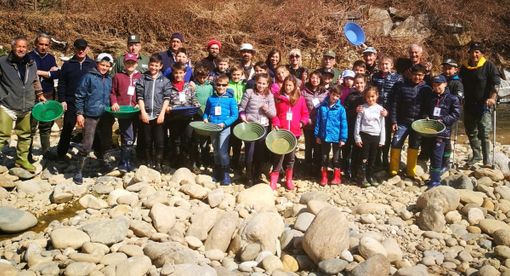 Alla ricerca dell'oro per gli studenti della scuola di Sordevolo