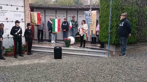 4 Novembre a Viverone, consegnate anche le borse di studio agli studenti meritevoli (foto dalla pagina Facebook di Comune di Viverone)