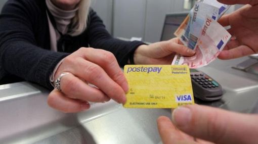Vigliano: Fa una ricarica Postepay e non paga il conto