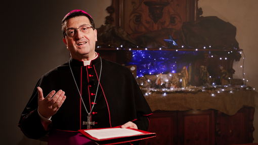 Biella, dal vescovo Roberto Farinella il messaggio di Natale: “Diventiamo testimoni di amore, pace e speranza”