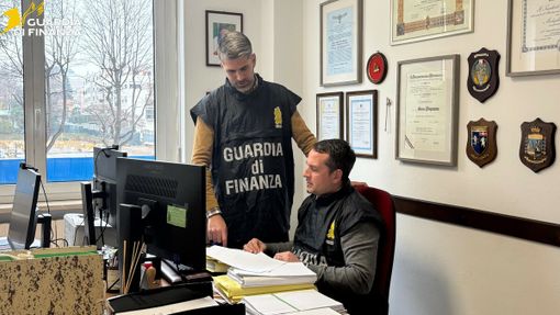 Biella, maxi frode da 1,9 milioni di euro: sono 12 le persone coinvolte