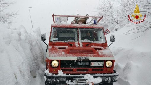 Intensa attività dei Vigili del Fuoco per emergenza neve e sisma FOTOGALLERY