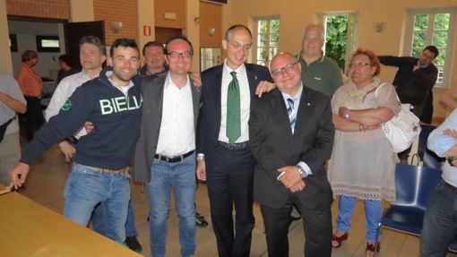 Corradino festeggia con il gruppo della Lega la sua rielezione