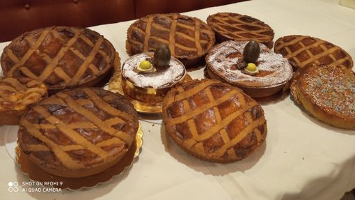 La Pace vi aspetta con l'immancabile pastiera napoletana di sua produzione